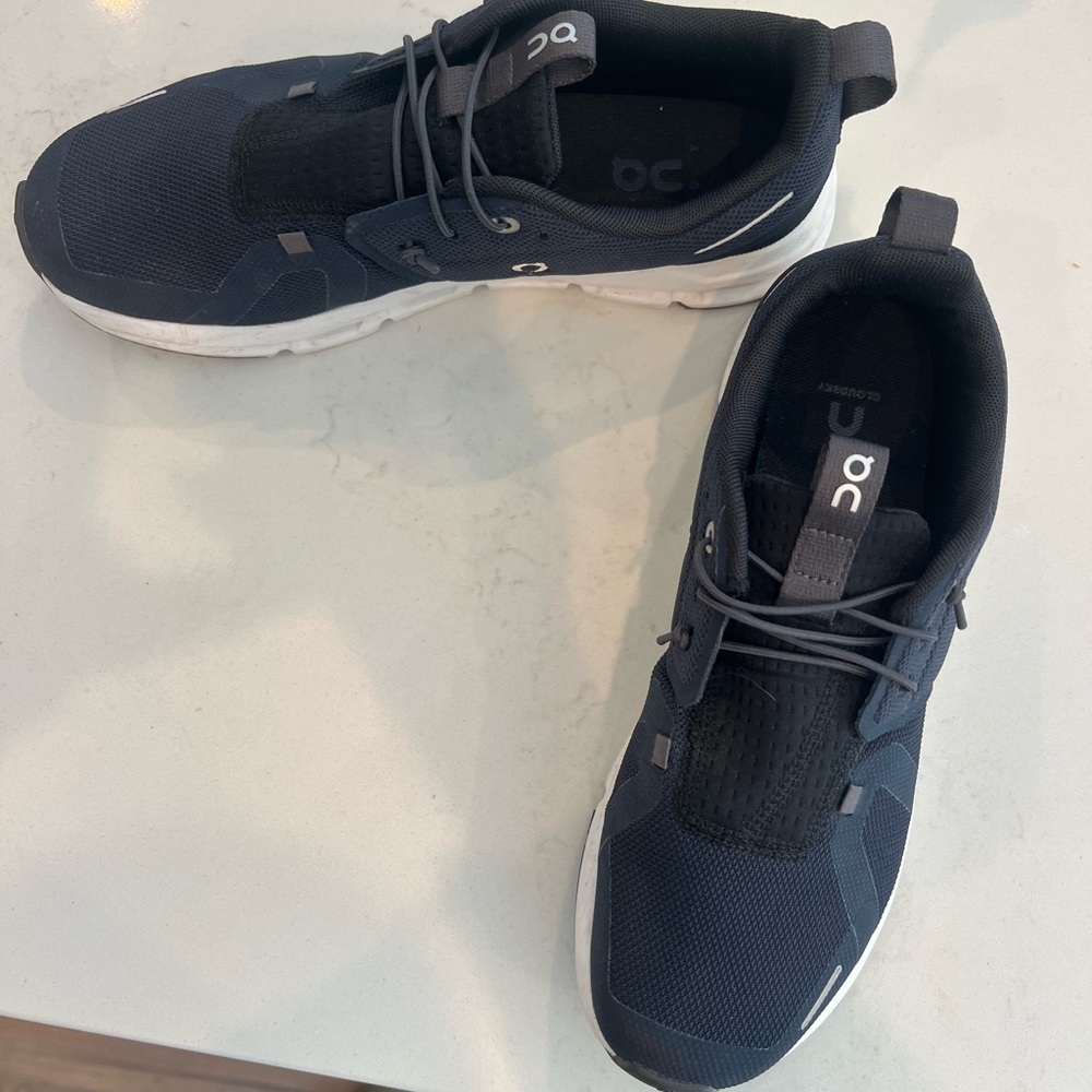 On Running shoes! Navy Athletic Shoes- boys, size 6! Worn twice at most.